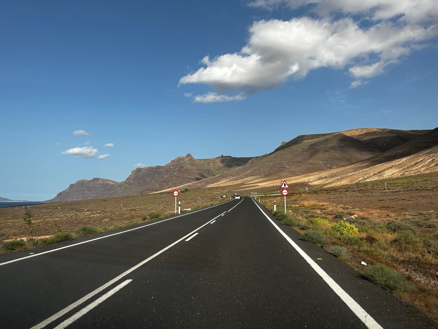 Strada per Famara